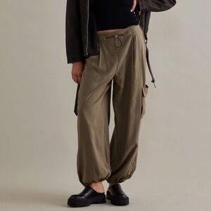 By Anthropologie Bungee Parachute Pants olive green